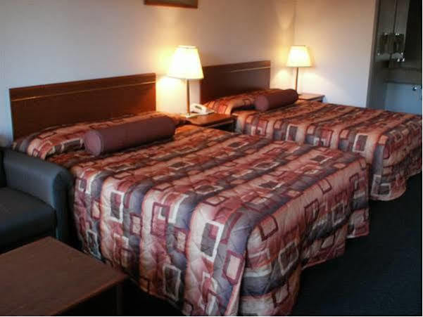 Express Inn & Suites Юджин Экстерьер фото