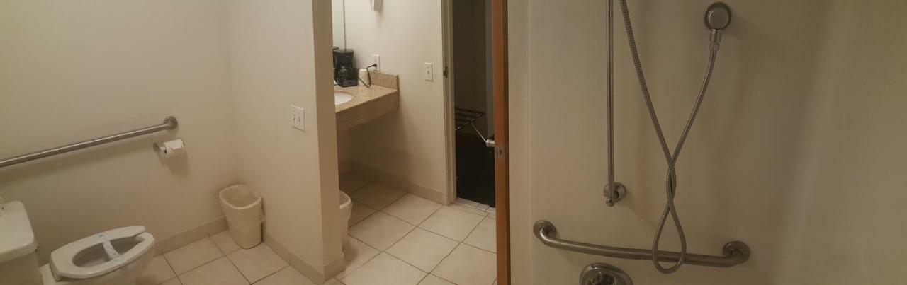 Express Inn & Suites Юджин Экстерьер фото
