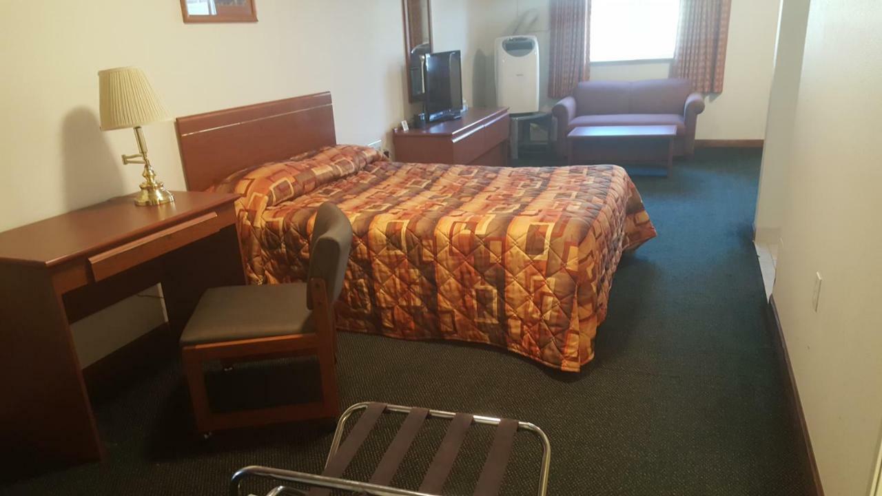 Express Inn & Suites Юджин Экстерьер фото