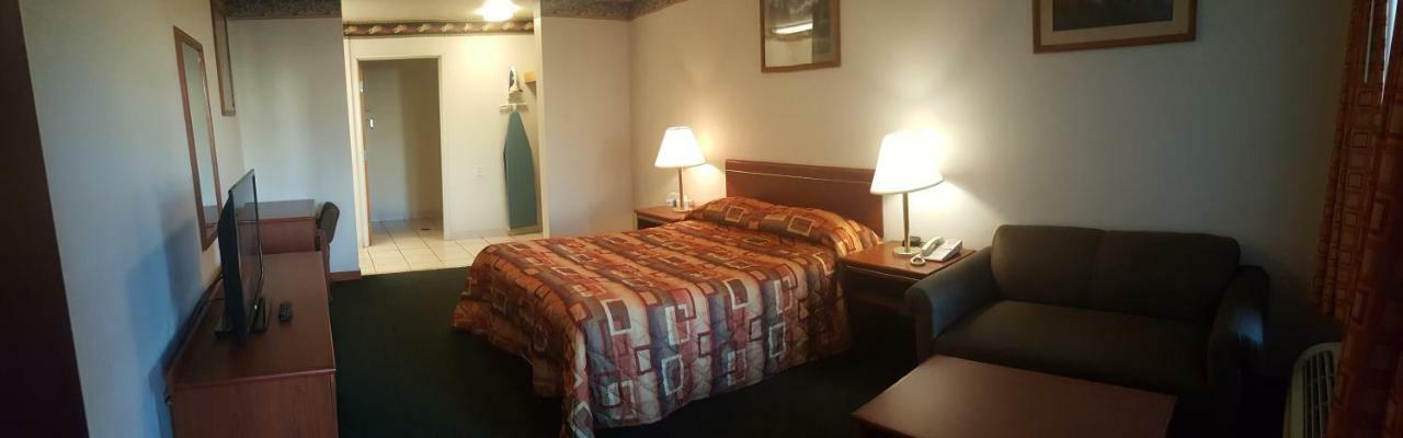 Express Inn & Suites Юджин Экстерьер фото